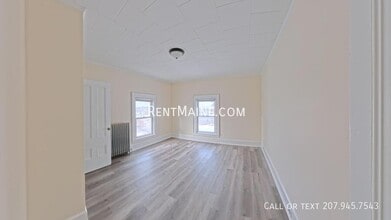 55 Union St, Unit 1 in Brewer, ME - Foto de edificio - Building Photo