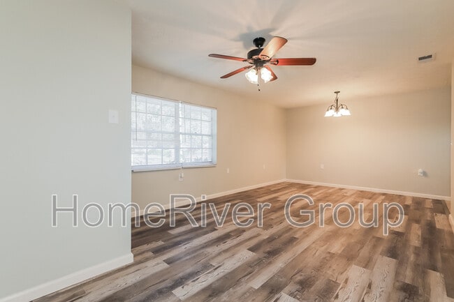 2013 E Willow Dr in Plant City, FL - Building Photo - Building Photo