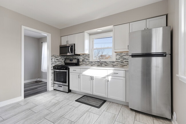 301 Mill St in Elgin, IL - Building Photo - Building Photo