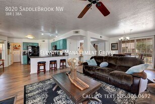 8020 Saddlebrook Ave NW in Albuquerque, NM - Building Photo