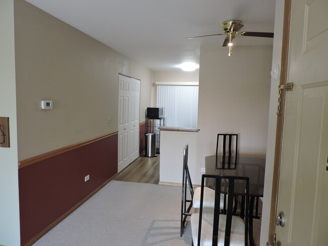 154 S Waters Edge Dr in Glendale Heights, IL - Building Photo - Building Photo