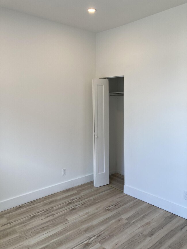 1896 Rue Joliette in Montréal, QC - Building Photo - Building Photo