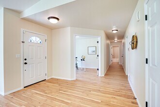 5253 SE Morning Mist Rd in Port Orchard, WA - Building Photo - Building Photo