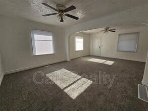 2721 E Rowan Ave in Spokane, WA - Foto de edificio - Building Photo