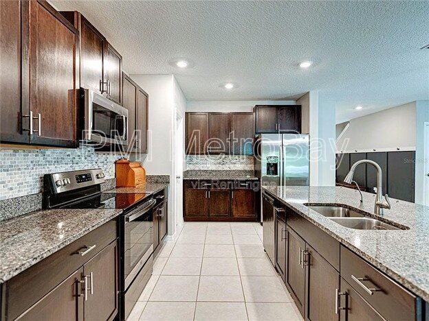 413 Royal Empress Dr in Ruskin, FL - Building Photo - Building Photo