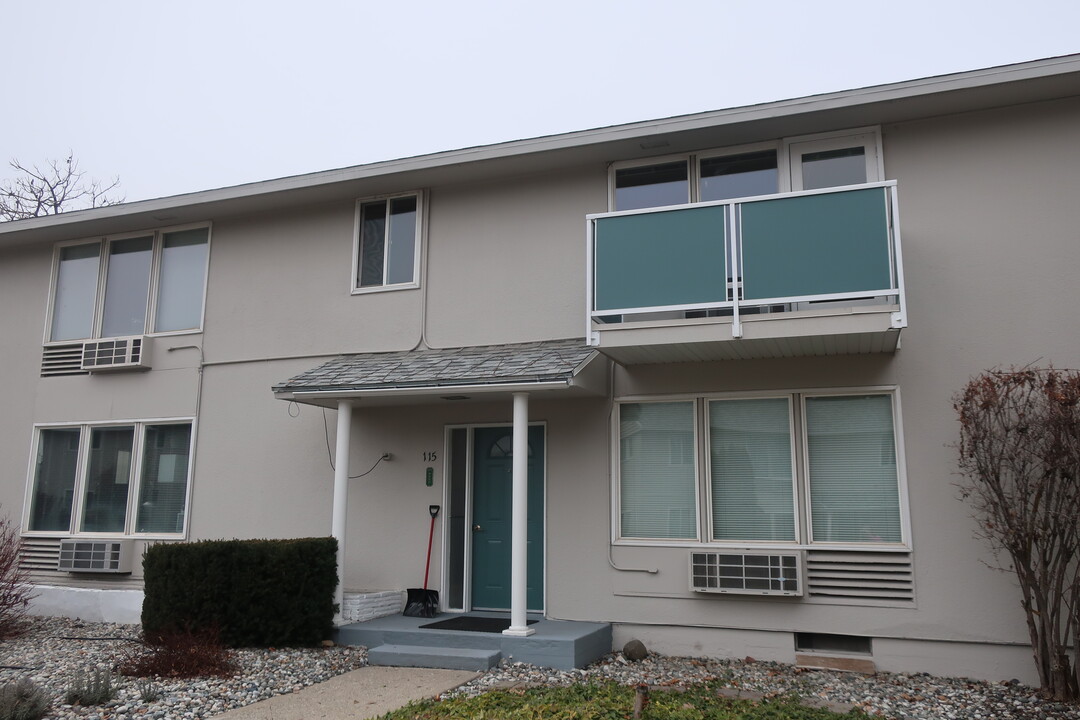 115 Lavender Ct, Unit 10 in Wenatchee, WA - Foto de edificio