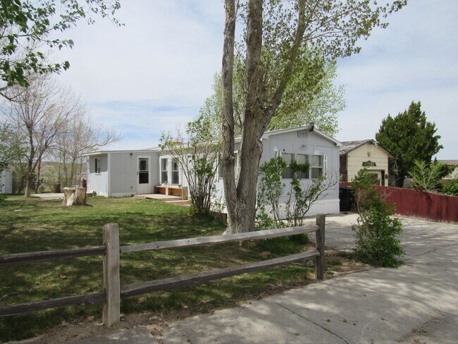 85 Yucca Cir in Casper, WY - Foto de edificio - Building Photo