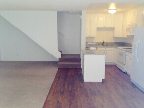 10460 Caminito Sulmona in San Diego, CA - Building Photo - Building Photo