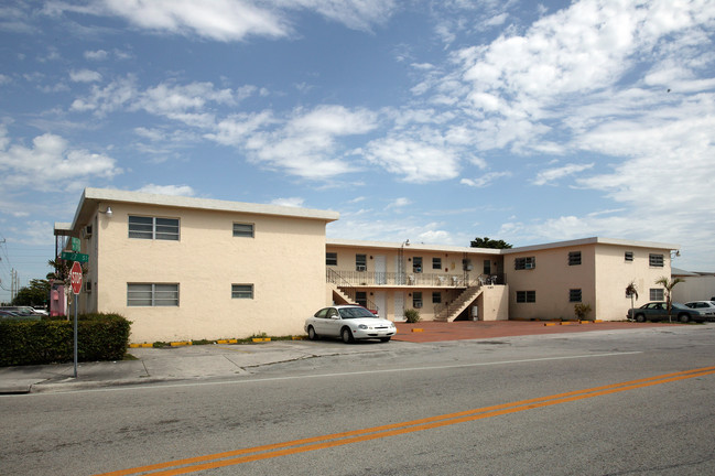 Jardin Ada Apartments in Hialeah, FL - Building Photo - Building Photo