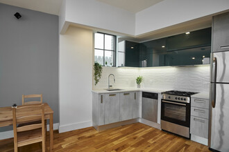 12-24 Ford St in Brooklyn, NY - Building Photo - Interior Photo