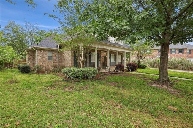 4 Twin Cir Dr in Beaumont, TX - Foto de edificio - Building Photo