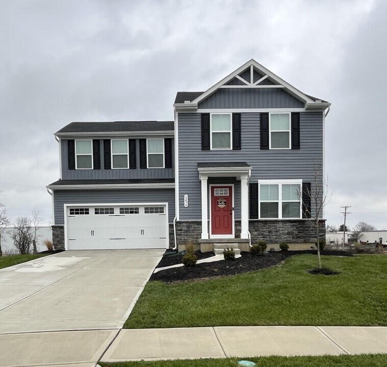 1236 Sir Sidney Ct in Sidney, OH - Building Photo