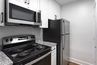 Country Oaks in Atlanta, GA - Building Photo - Interior Photo