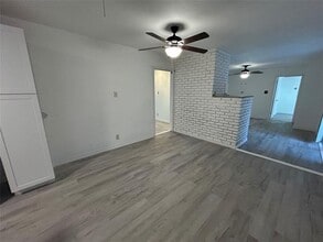 617 Forest Ln in Hurst, TX - Foto de edificio - Building Photo