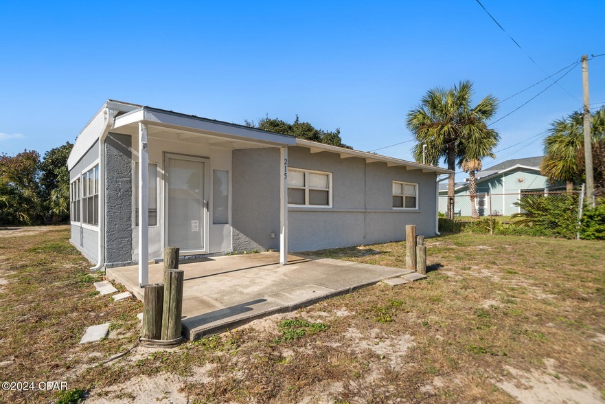 215 Malaga Pl, Unit PH80C in Panama City Beach, FL - Building Photo