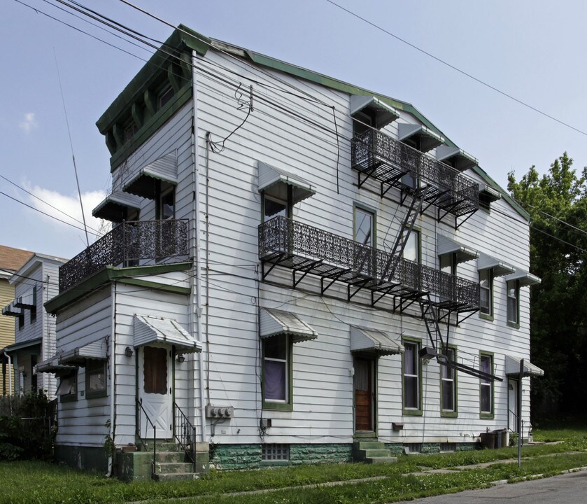 1885 Knox St in Cincinnati, OH - Building Photo