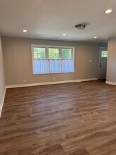316 Plum St in Lake In The Hills, IL - Building Photo - Building Photo