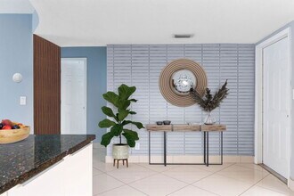 704 NE 23rd Ave in Pompano Beach, FL - Building Photo - Building Photo