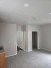 440 E Cheltenham Ave in Philadelphia, PA - Foto de edificio - Building Photo