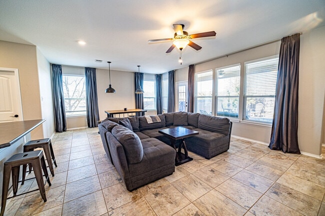 8221 Reggio St in Round Rock, TX - Building Photo - Building Photo