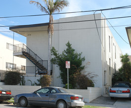 1216 N New Hampshire Ave in Los Angeles, CA - Building Photo - Building Photo