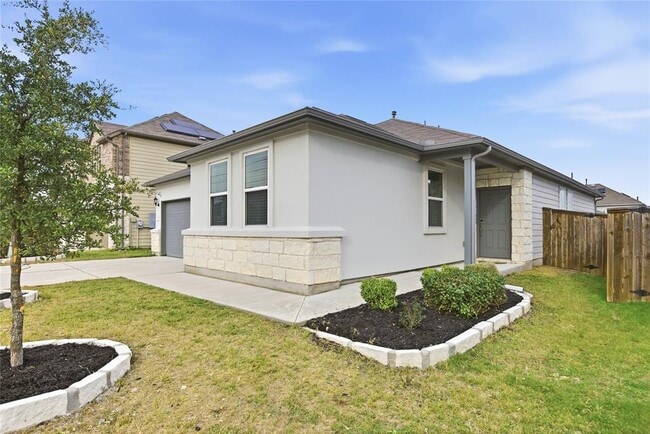 209 Thurman Holt Rd in Hutto, TX - Building Photo - Building Photo