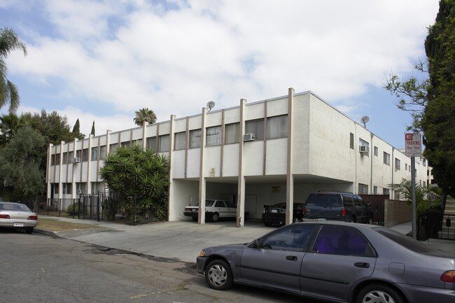 5731 Camerford Ave in Los Angeles, CA - Building Photo - Building Photo