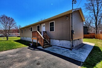 7699 NY-81 in Oak Hill, NY - Building Photo - Building Photo
