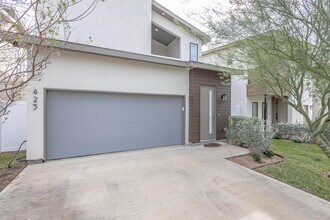 423 Deer Path Lp in Laredo, TX - Building Photo - Building Photo