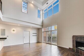 816 W Hubbard St in Chicago, IL - Building Photo - Building Photo