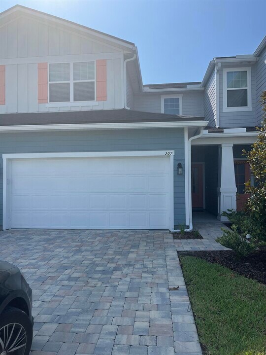 207 Silver Myrtle Ct in St. Augustine, FL - Building Photo