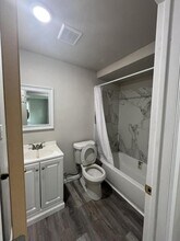 106 4th St in Sugar Land, TX - Building Photo - Building Photo
