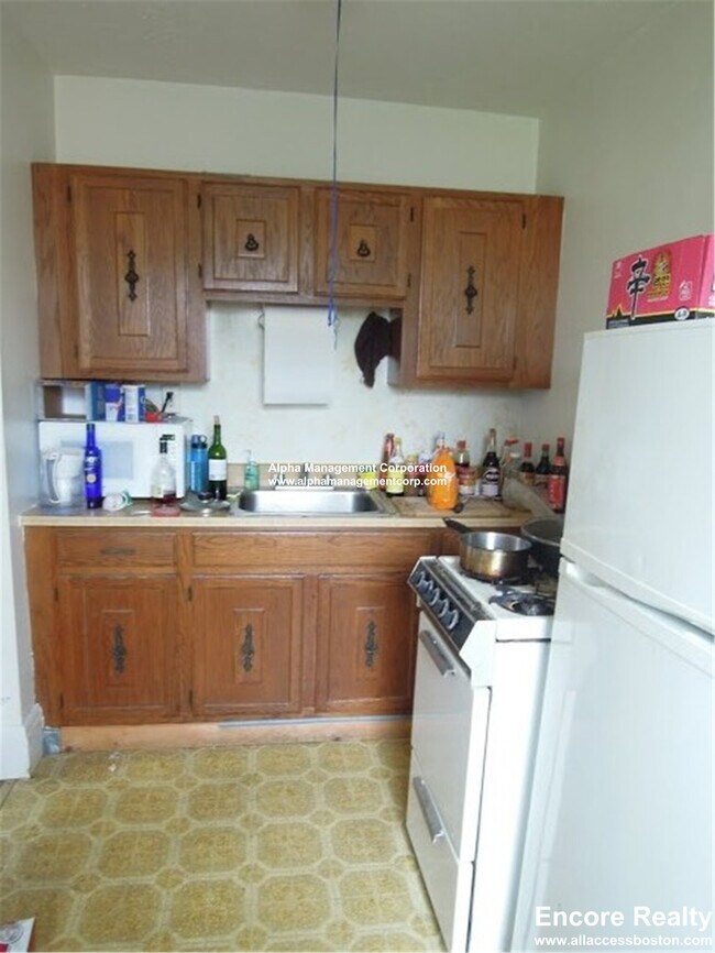 349 Pleasant St in Malden, MA - Building Photo - Building Photo