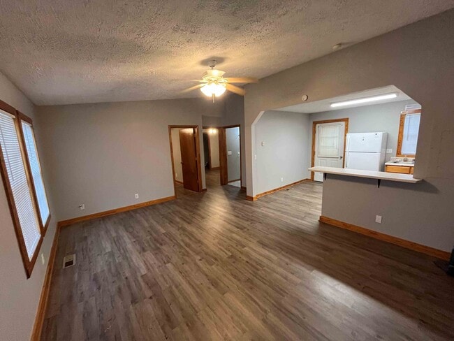 4217 Snake Rd in Athens, AL - Foto de edificio - Building Photo