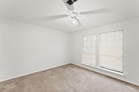 5715 Easthampton Dr - 8