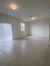 2490 SE 29th St in Homestead, FL - Foto de edificio - Building Photo