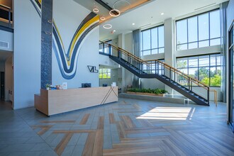 The Val in Billerica, MA - Foto de edificio - Lobby
