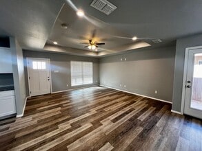 8426 11th St in Lubbock, TX - Building Photo - Building Photo