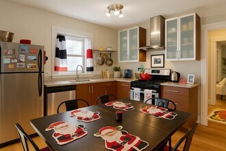 456 Medford St in Somerville, MA - Building Photo - Building Photo