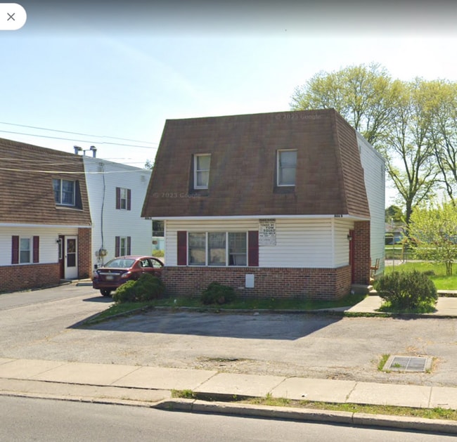 806 W Oak Ln, Unit A