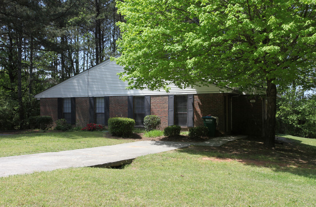 3036 Sonya Ln in Snellville, GA - Building Photo - Building Photo