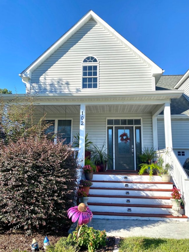 property at 102 Creeks Edge Dr
