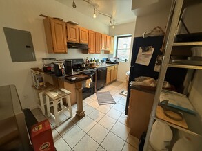 1942 Beacon St, Unit 1 in Boston, MA - Building Photo - Building Photo