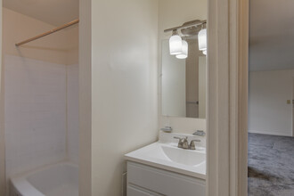 Boston Crossing in Baltimore, MD - Building Photo - Interior Photo