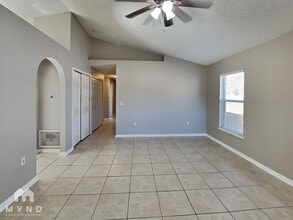 5704 English Oak Dr S in Jacksonville, FL - Building Photo - Building Photo