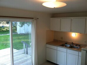 2140 Champagne Dr in Ann Arbor, MI - Building Photo - Building Photo