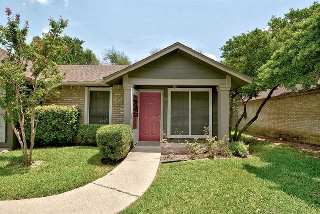 property at 1015 E Yager Ln