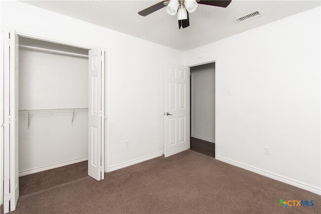 property at 2407 Lago Trail