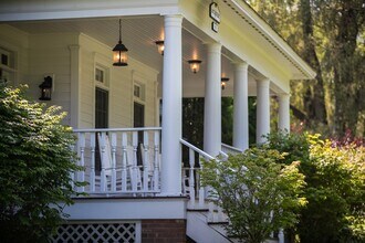 163 Taconic Rd in Manchester, VT - Foto de edificio - Building Photo