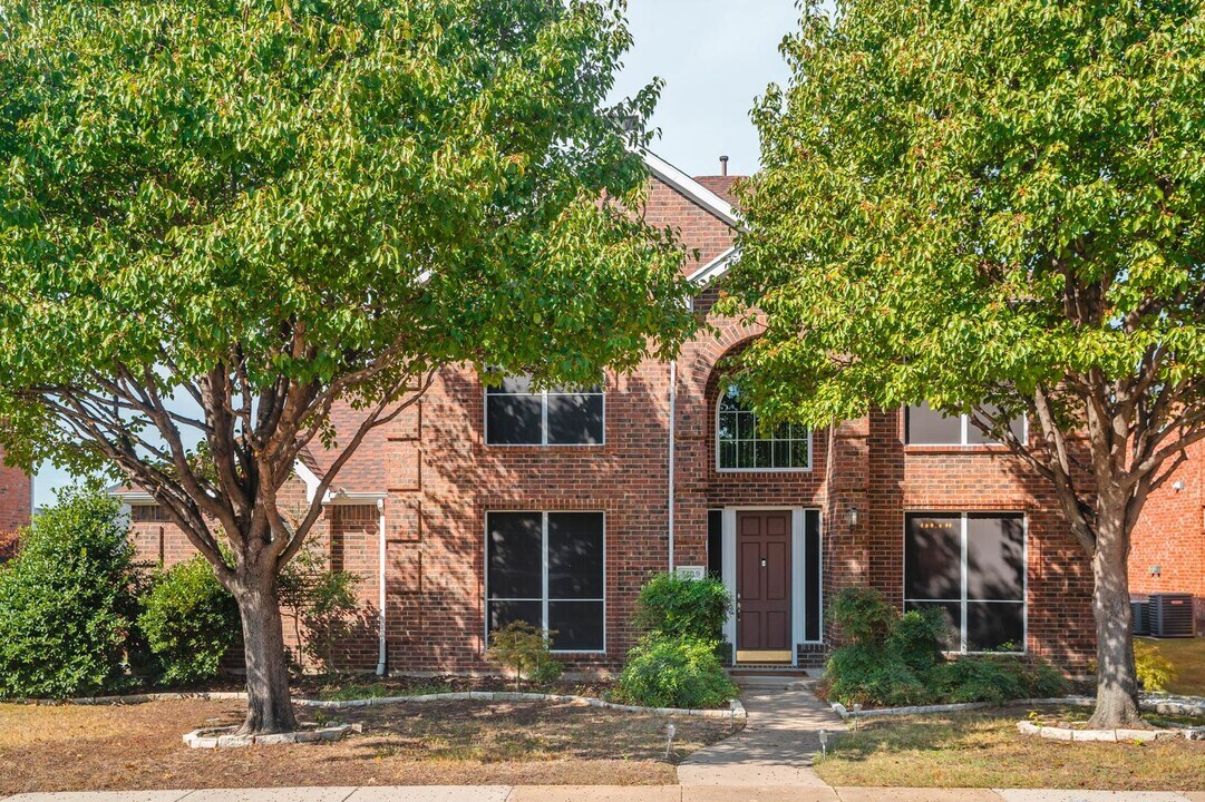 7109 Chandler Dr in Plano, TX - Building Photo